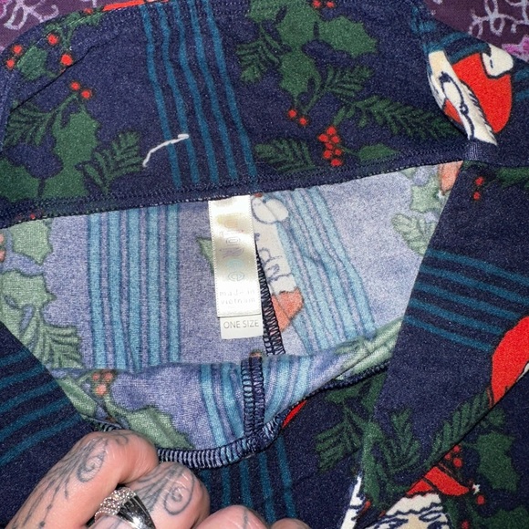 Festive Christmas Leggings - Picture 7 of 8